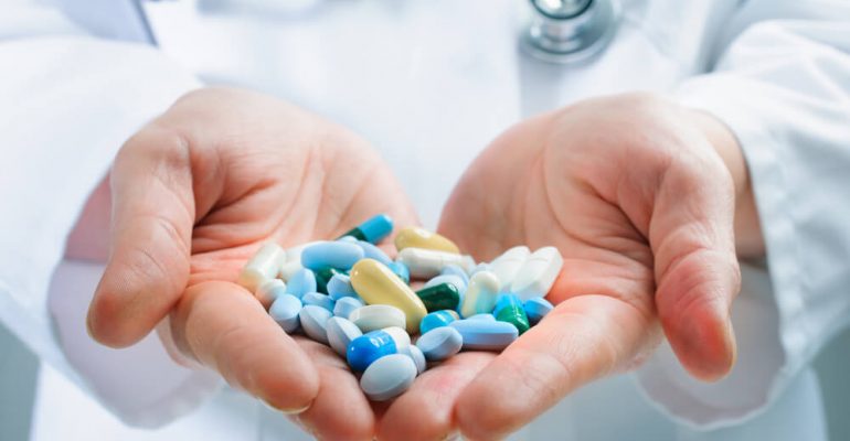 82266-hipolabor-mostra-como-funcionam-os-medicamentos-antivirais-770x400